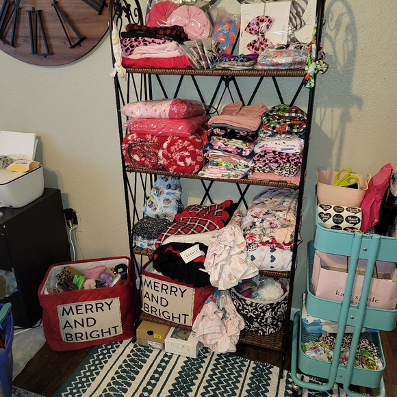 Meet your Posher, Liz Davis - Picture 10 of 16